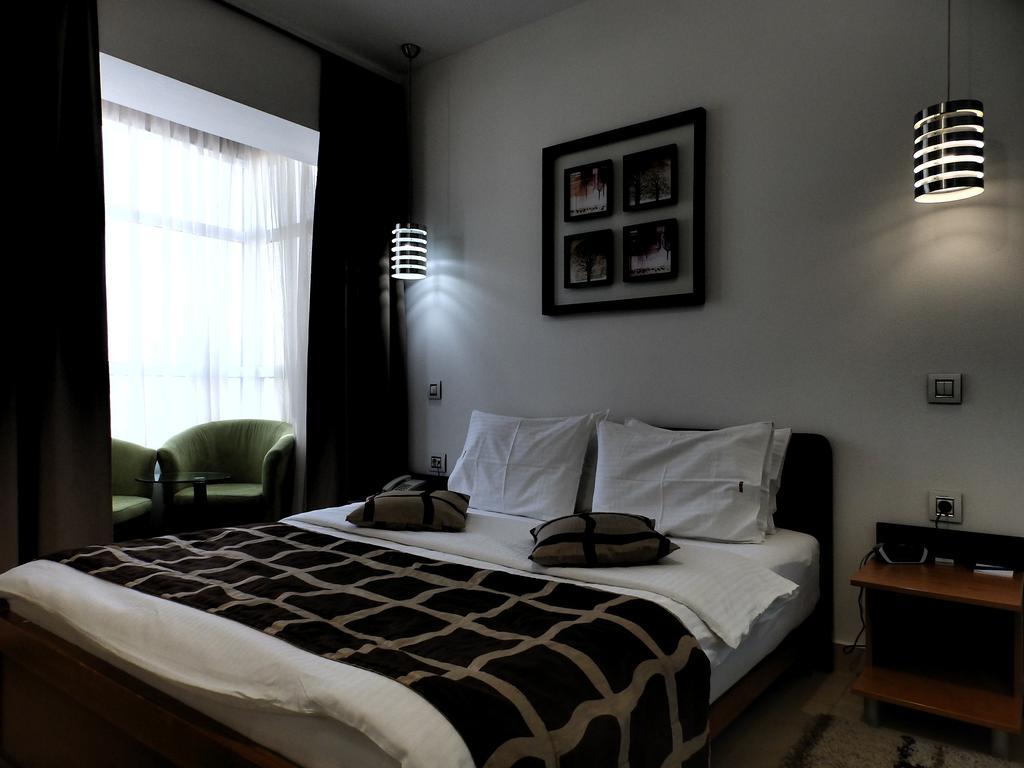 Hotel Zeder Garni Belgrade Room photo